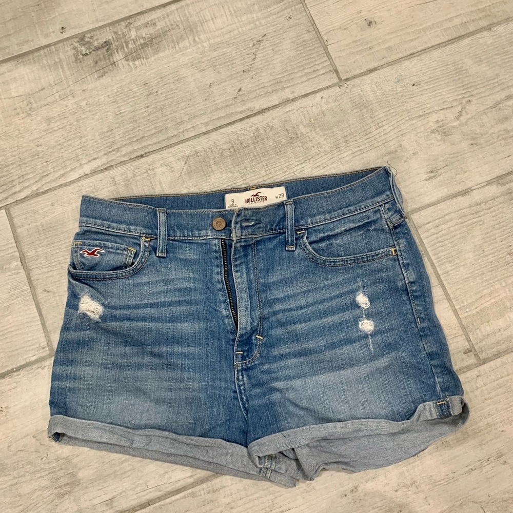 Hollister Short